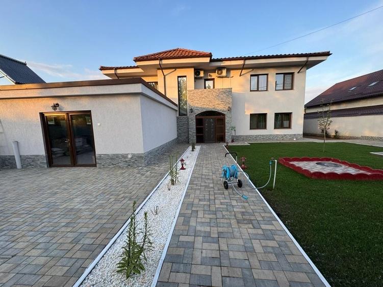 Casă cu 4 camere în Șendreni