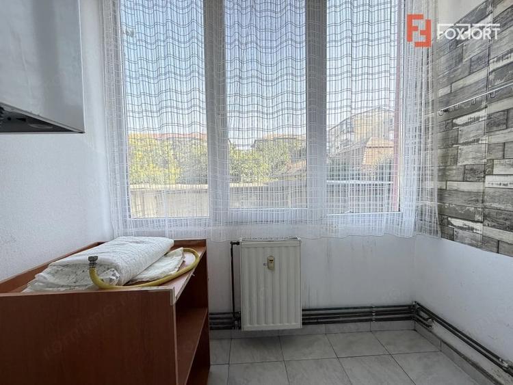 Apartament cu 2 camere decomandat, mobilat în Torontalului