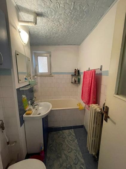 Apartament cu 2 camere decomandat, mobilat în Micro 4