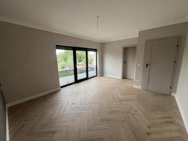 Casă cu 4 camere cu Teren 308 Mp în Favorit