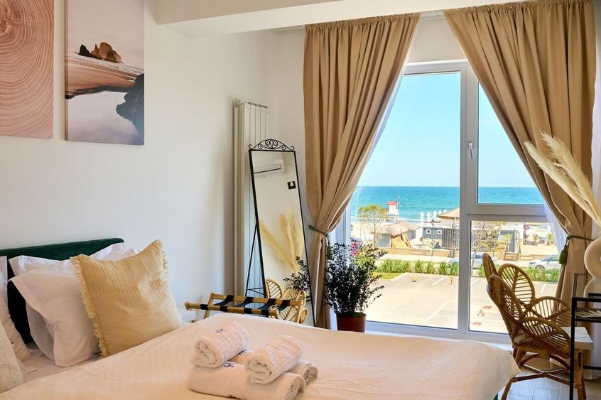 Apartament cu 3 camere decomandat în Mamaia-Sat