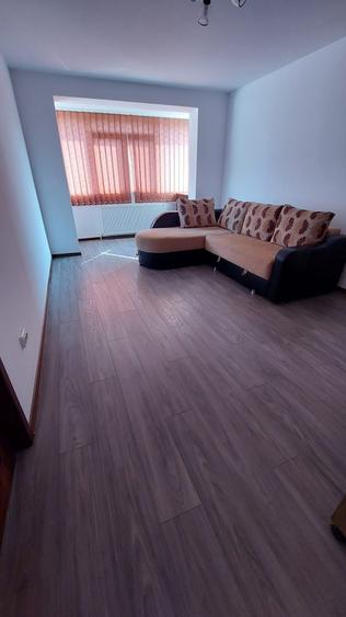 Apartament cu 2 camere semidecomandat în Exterior Vest