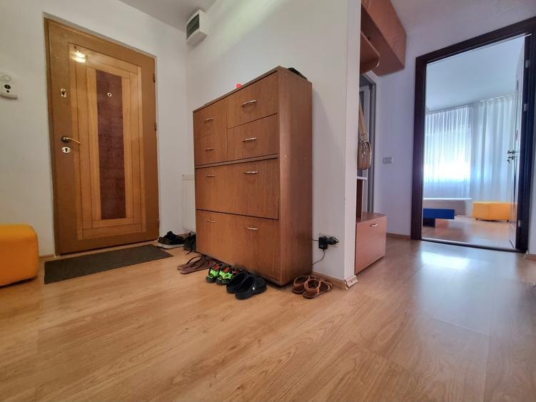 Apartament cu 3 camere decomandat în Ștefan cel Mare