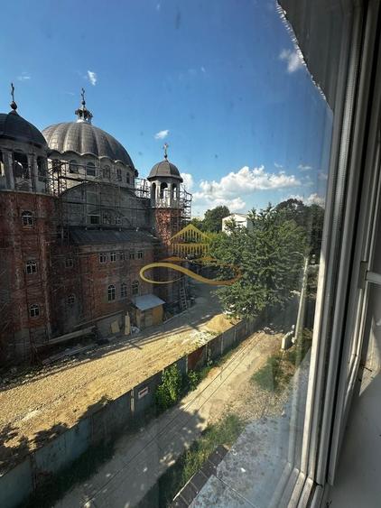 Garsonieră decomandată în Cornișa