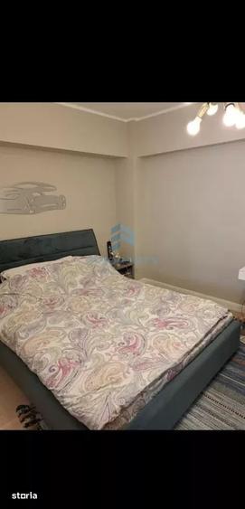 Apartament cu 3 camere semidecomandat în Victoriei