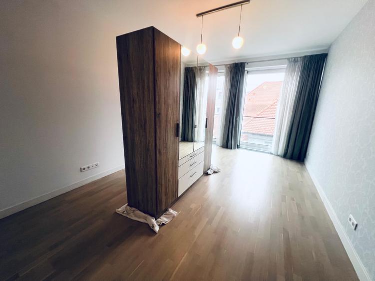 Apartament cu 4 camere decomandat, mobilat în Dorobanți