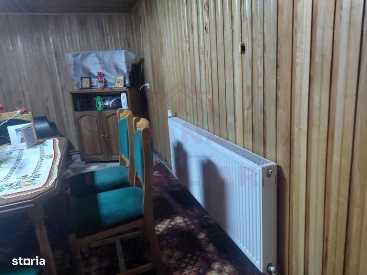 Casă cu 4 camere în Zăvoi