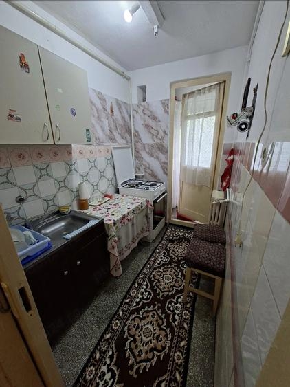 Apartament cu 2 camere semidecomandat în Ferentari