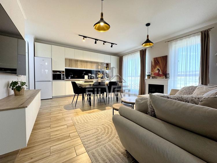 Apartament cu 3 camere semidecomandat, mobilat în Florești