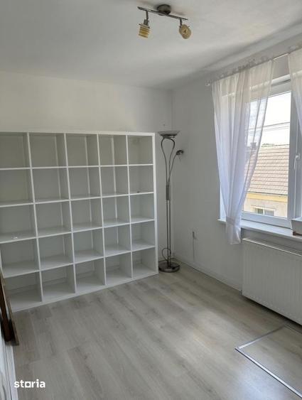 Apartament cu 4 camere, mobilat în Central