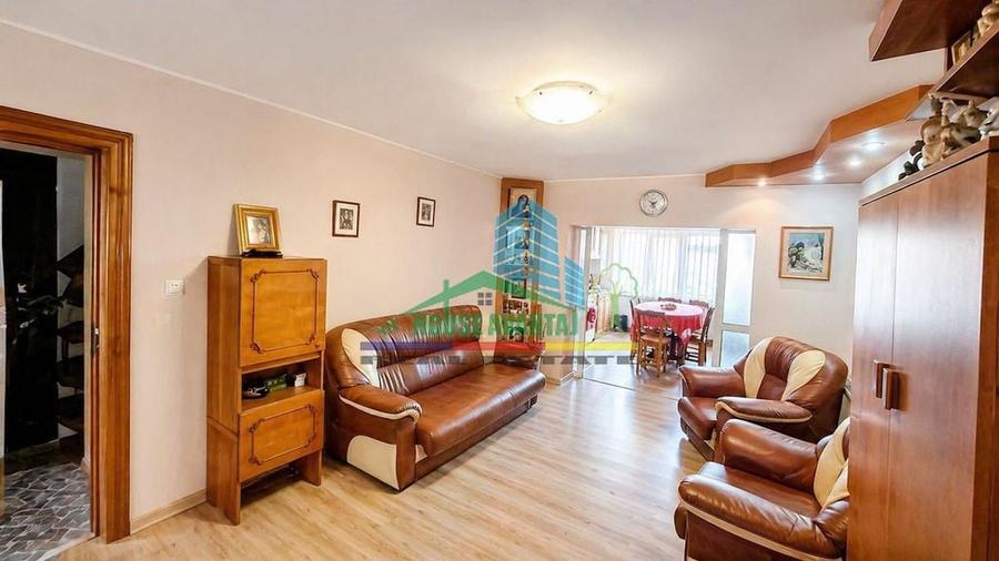 Apartament cu 3 camere decomandat în Central