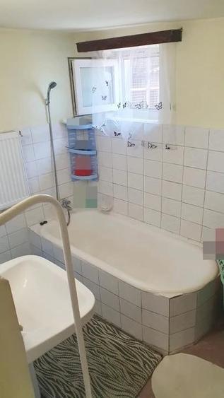 Casă cu 3 camere cu Teren 2101 Mp în Central
