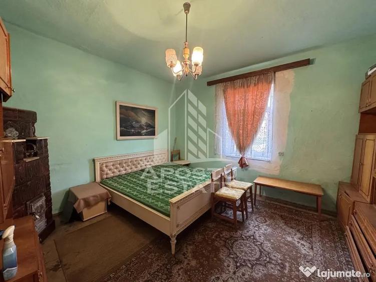 Casă cu 4 camere cu Teren 5000 Mp în Tisa
