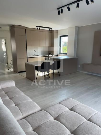 Apartament cu 3 camere semidecomandat, mobilat în Zorilor