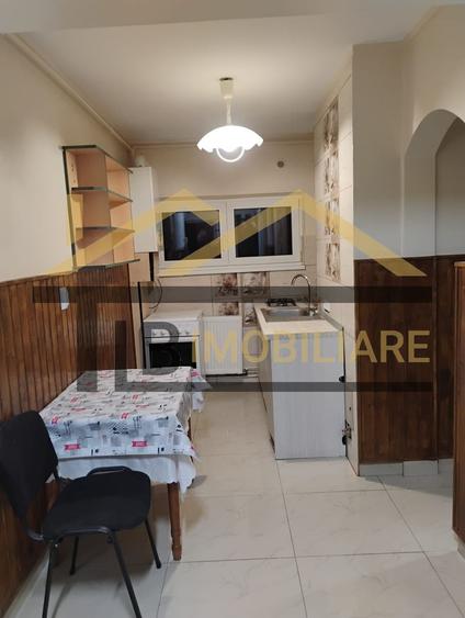 Apartament cu 2 camere decomandat în Tudor