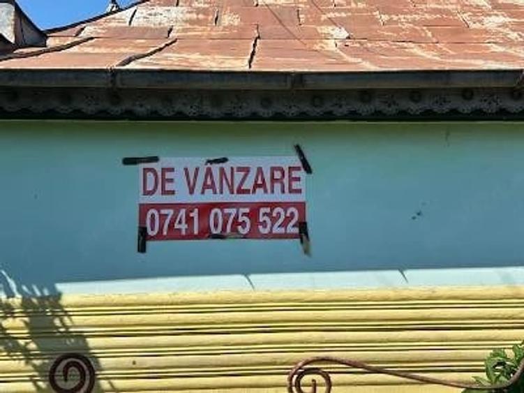 Casă cu 3 camere cu Teren 2300 Mp în Nifon