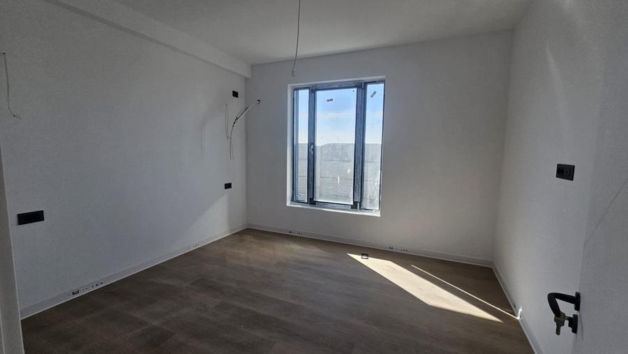 Casă individuală cu 4 camere cu Teren 420 Mp în Vidra
