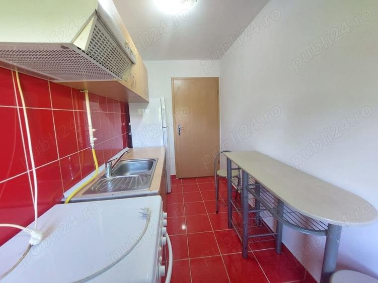 Garsonieră decomandată în Central
