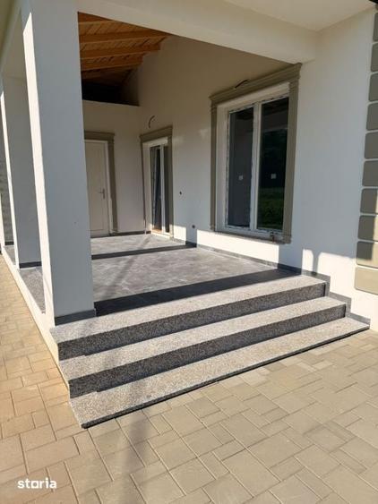 Casă cu 5 camere cu Teren 480 Mp în Horodnic