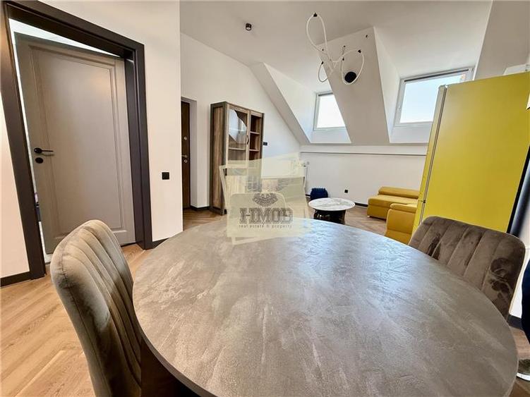 Apartament cu 3 camere semidecomandat, mobilat în Turnișor