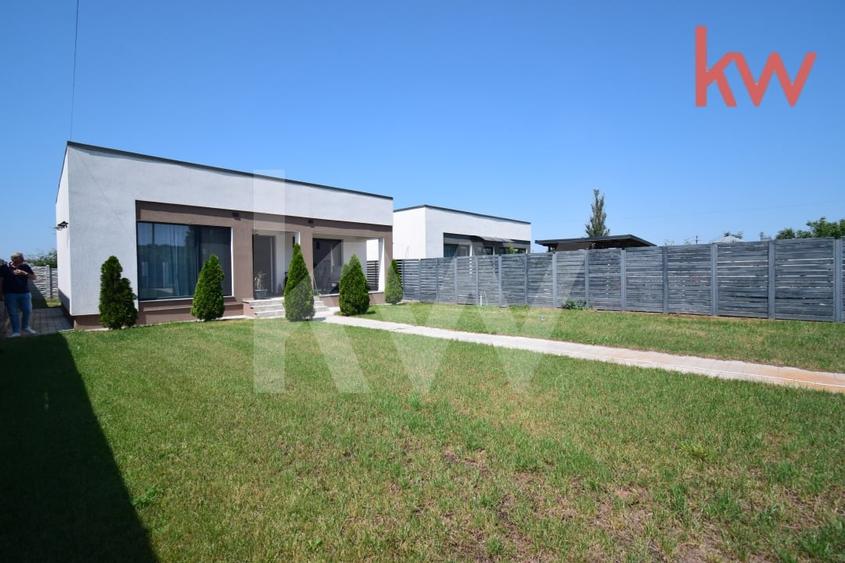 Casă individuală cu 3 camere cu Canalizare în Sud-Vest