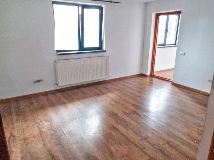 Casă cu 2 camere cu Teren 1800 Mp în Central