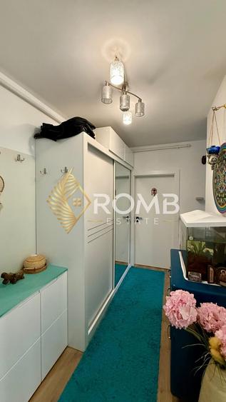 Apartament cu 3 camere semidecomandat, mobilat în Florești