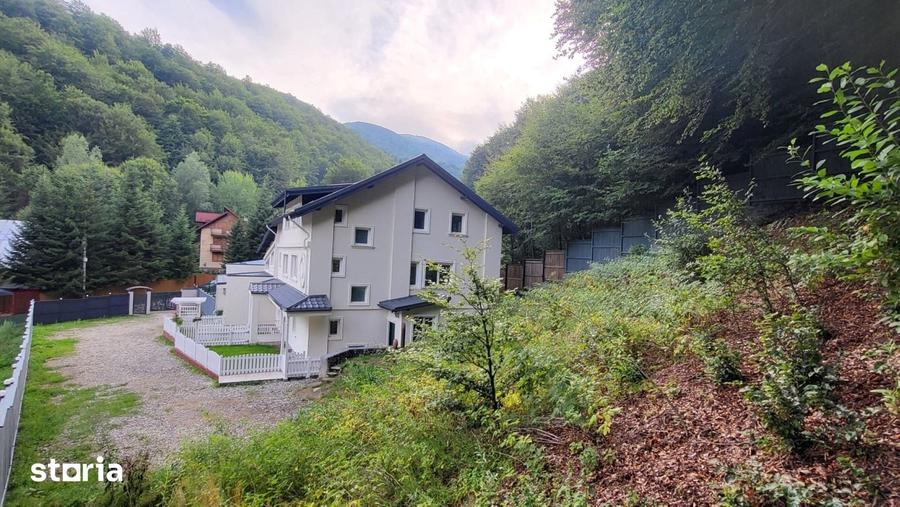 Casă cu 1 camere cu Teren 900 Mp în Măneciu