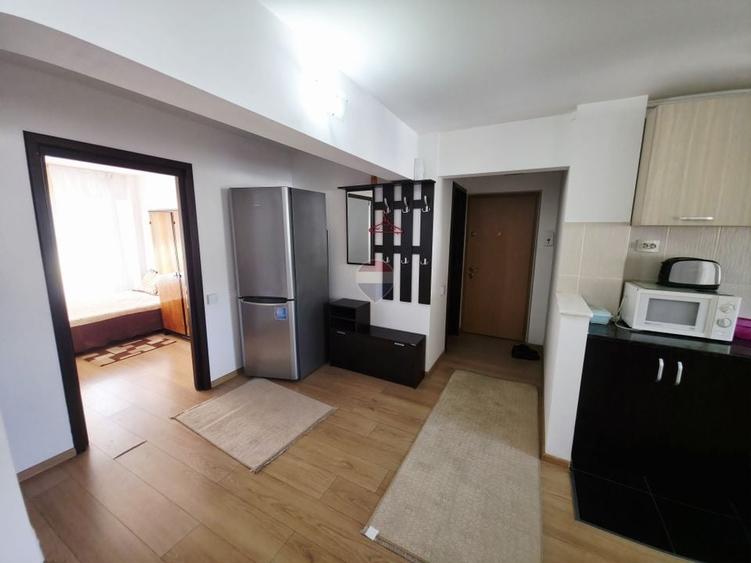 Apartament cu 3 camere decomandat, mobilat în Central