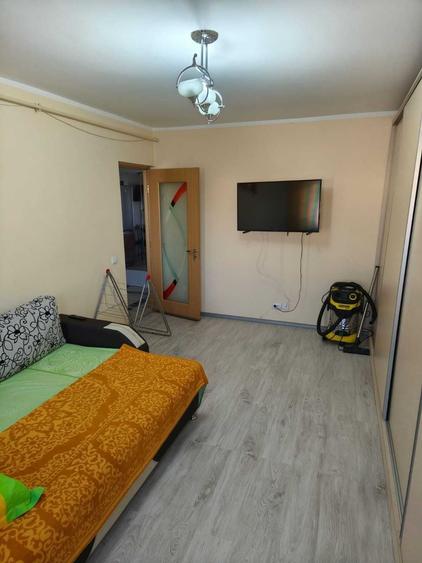 Apartament cu 2 camere decomandat în E3