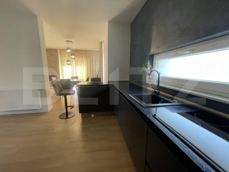 Casă cu 5 camere cu Teren 500 Mp în Central