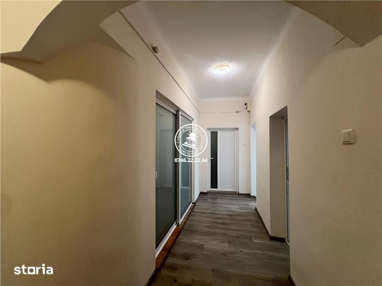 Apartament cu 3 camere, mobilat în Podul de Fier