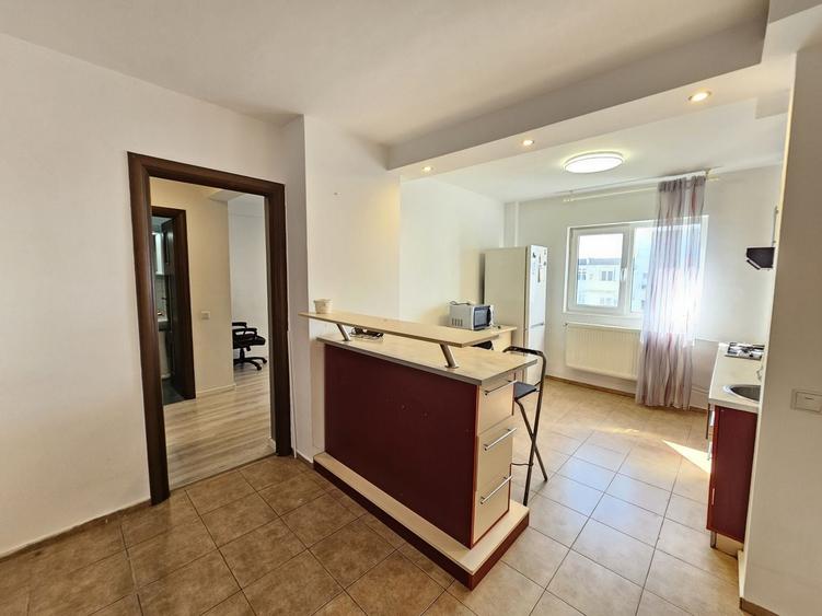 Apartament cu 3 camere semidecomandat, mobilat în Iancului