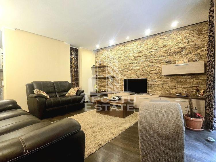 Apartament cu 3 camere decomandat, mobilat în Boul Roșu