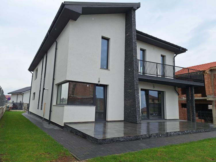 Casă cu 4 camere în Chinteni
