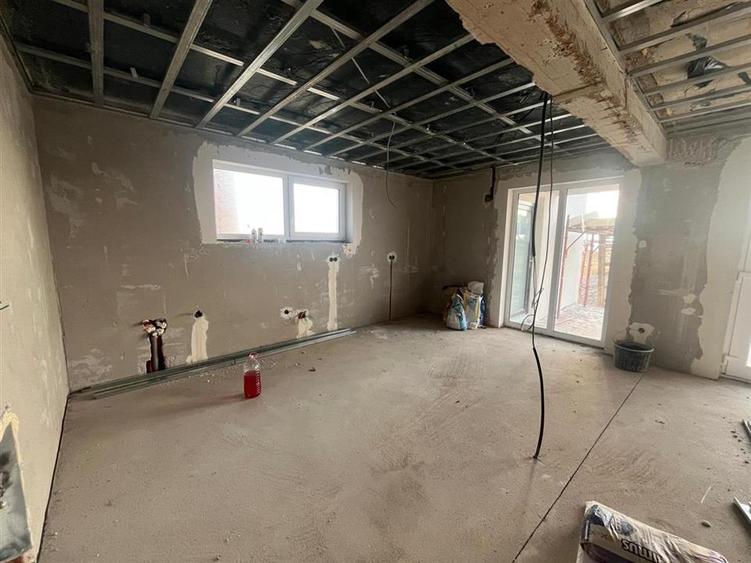 Casă cu 3 camere cu Teren 500 Mp în Cihei