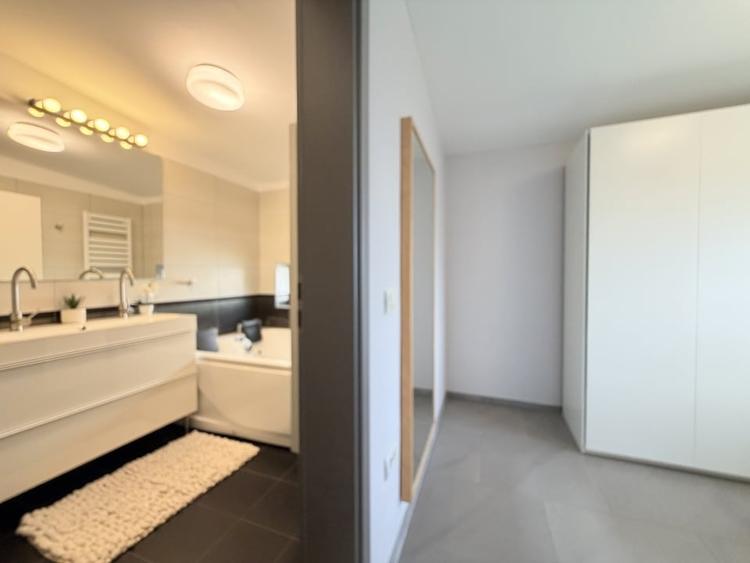 Duplex cu 4 camere cu Canalizare în Dumbrăvița