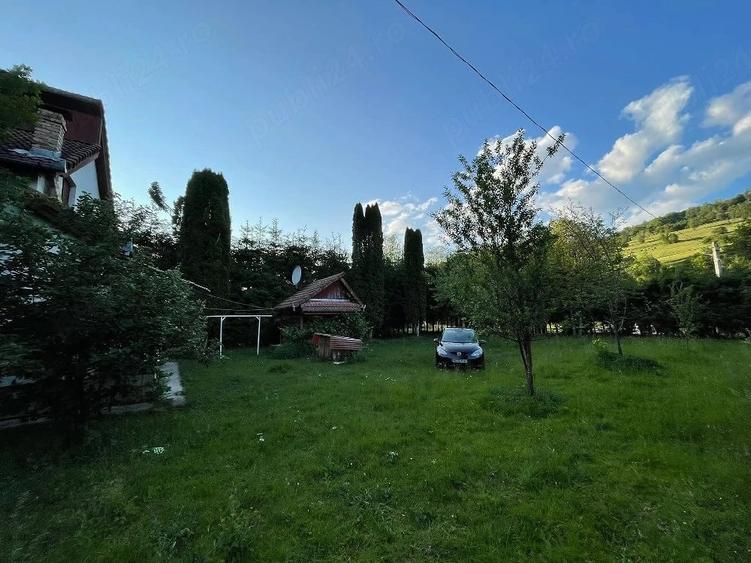 Casă cu Teren 1670 Mp în Florești