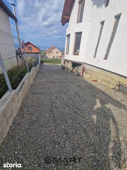 Casă cu 5 camere cu Teren 500 Mp în Șura Mare