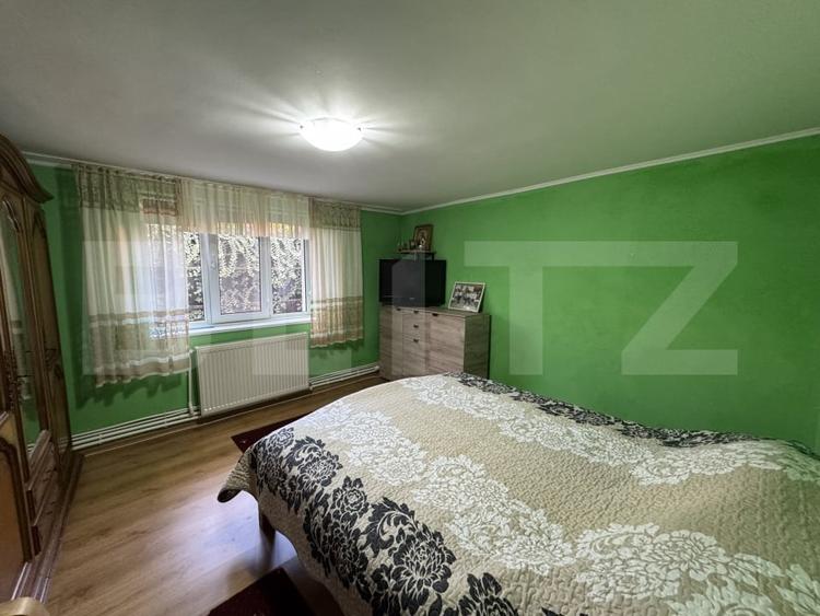 Casă individuală cu 6 camere cu Teren 2500 Mp în Simeria