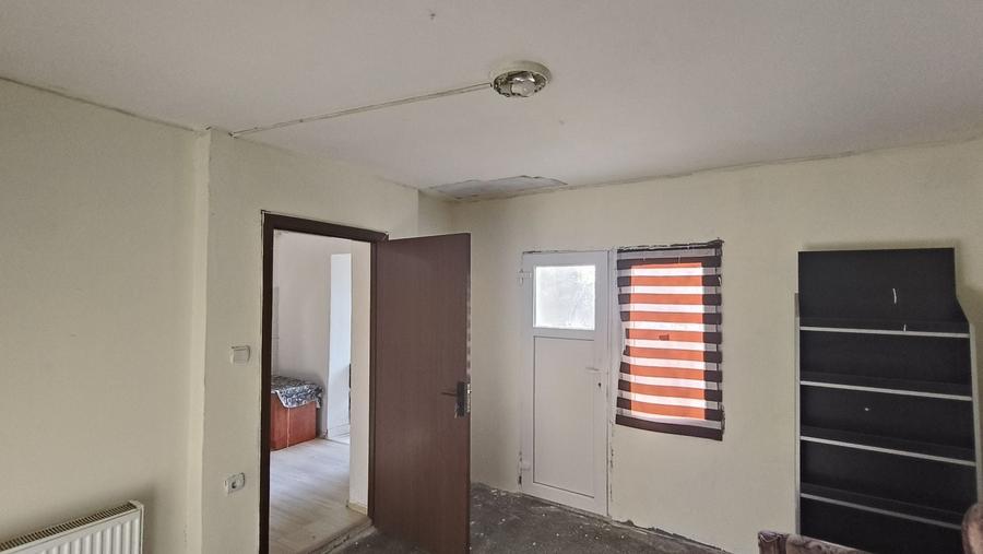 Spațiu comercial, de 60 mp, în Stana