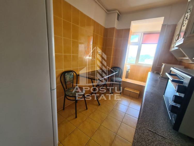 Apartament cu 3 camere decomandat, mobilat în Complex Studențesc