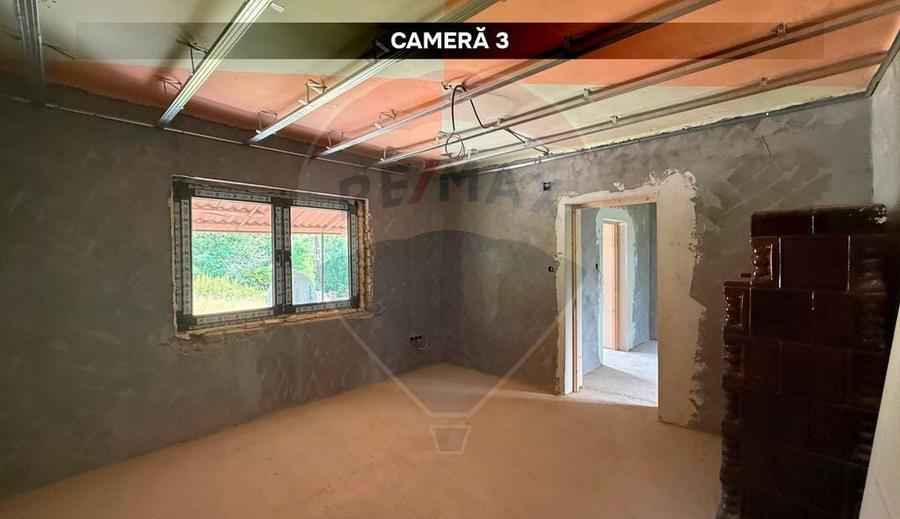Casă cu 2 camere cu Teren 2628 Mp în Hovrila