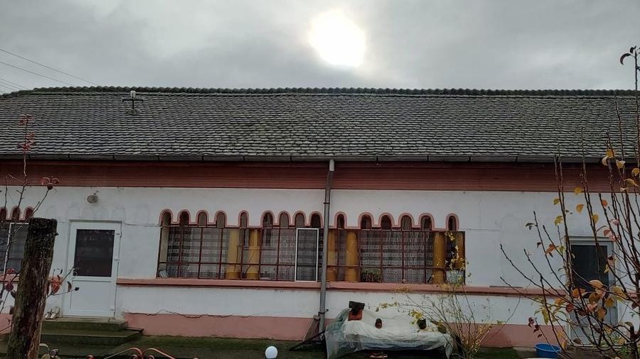 Casă cu 4 camere în Basarabi