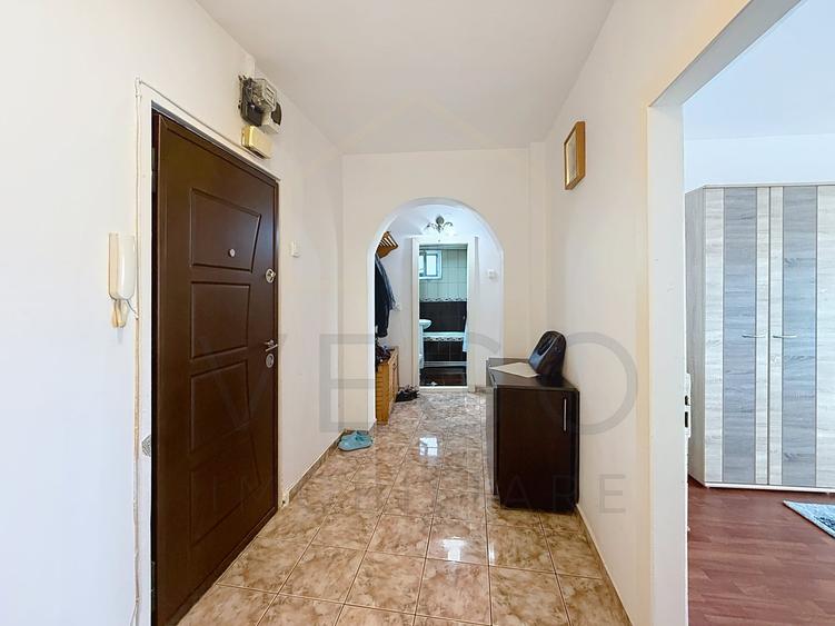 Apartament cu 2 camere decomandat, mobilat în Semicentral