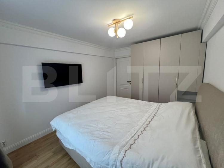 Apartament cu 3 camere semidecomandat, mobilat în Ultracentral