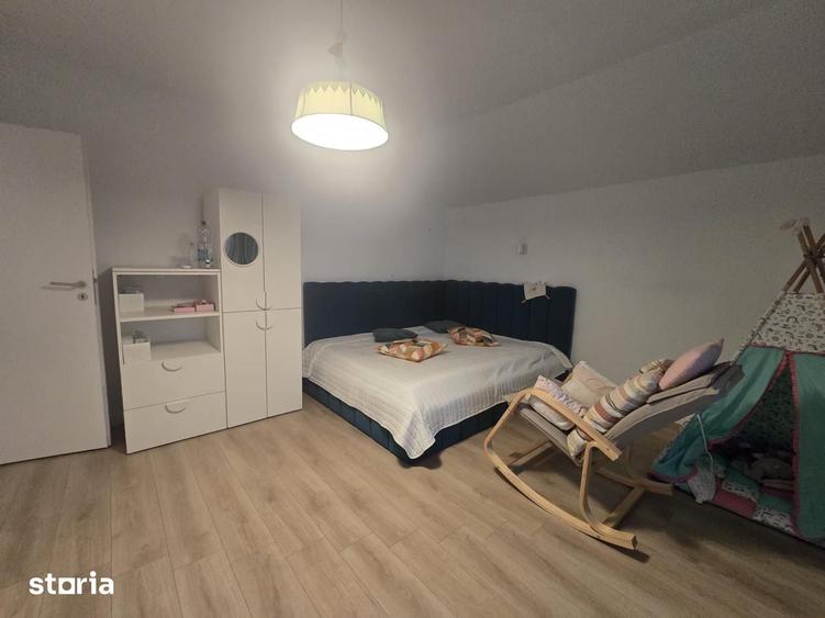 Casă cu 4 camere cu Teren 1239 Mp în Cetate
