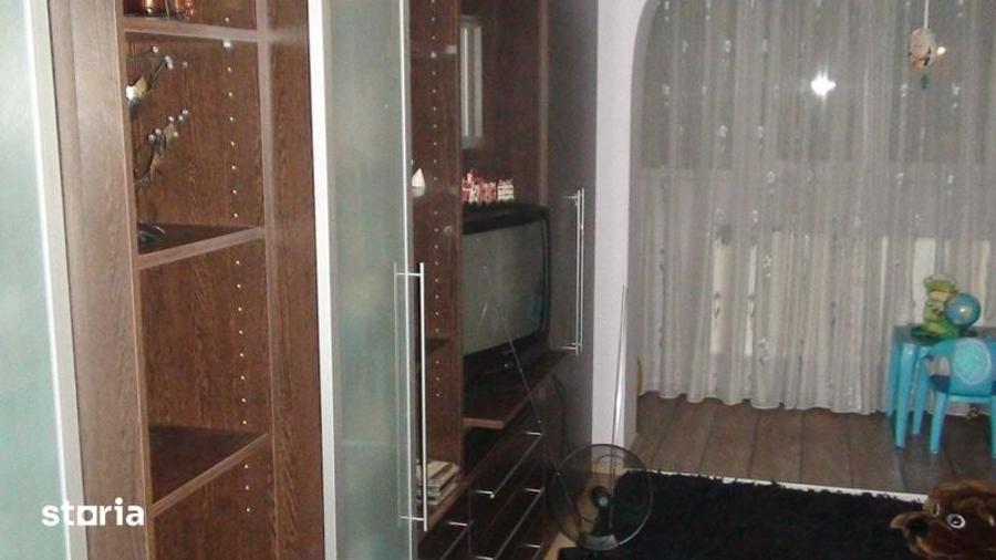 Apartament cu 2 camere decomandat în Teiul Doamnei