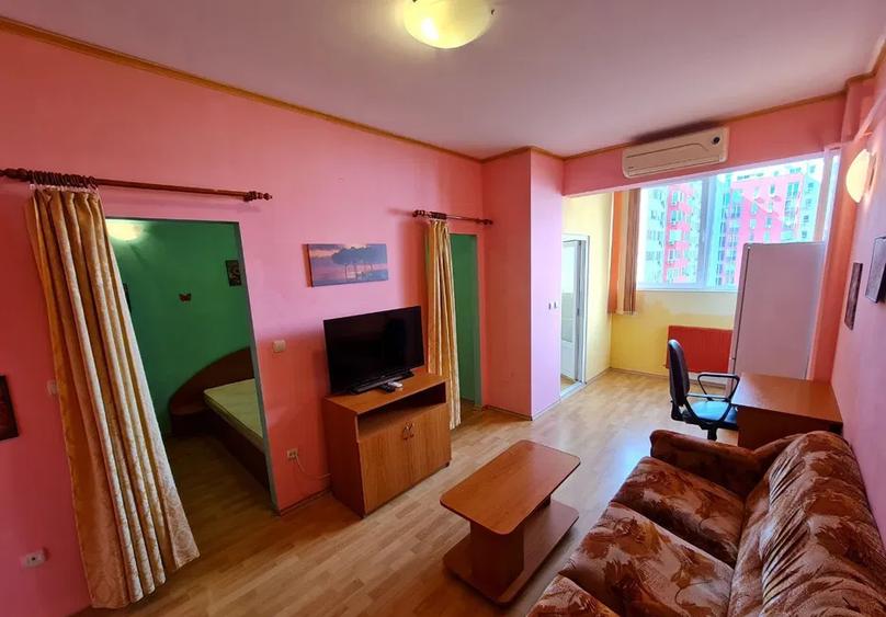 Apartament cu 2 camere semidecomandat, mobilat în UTA