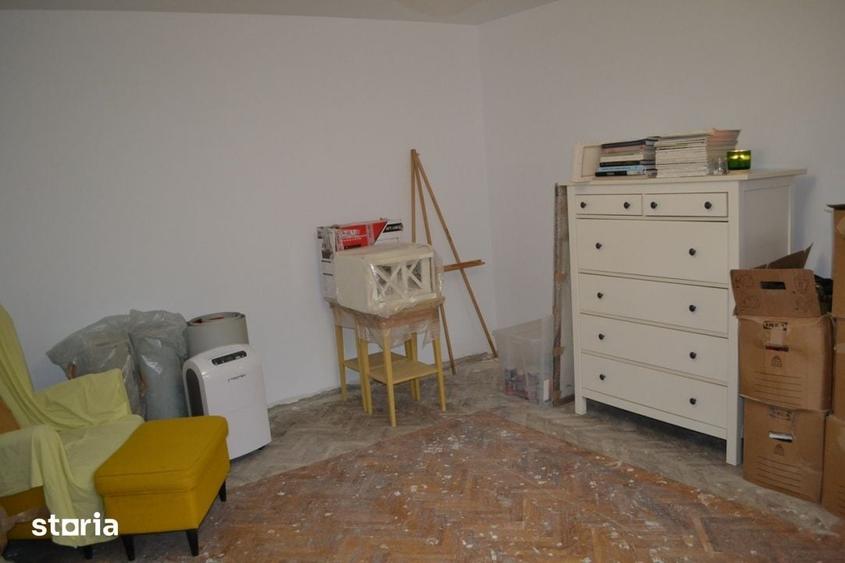 Casă cu 1 camere cu Teren 305 Mp în Schei